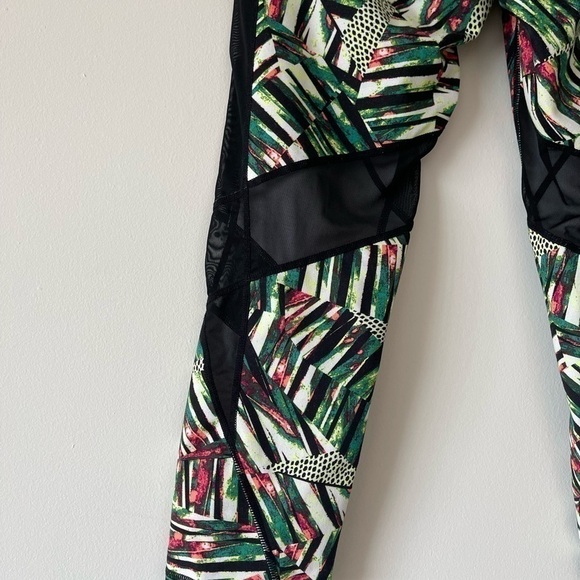 Zella Tropical Print leggings. Size small - Picture 8 of 15